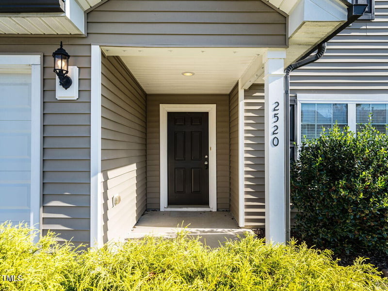 2520 Averon Dr, Fuquay Varina, NC 27526