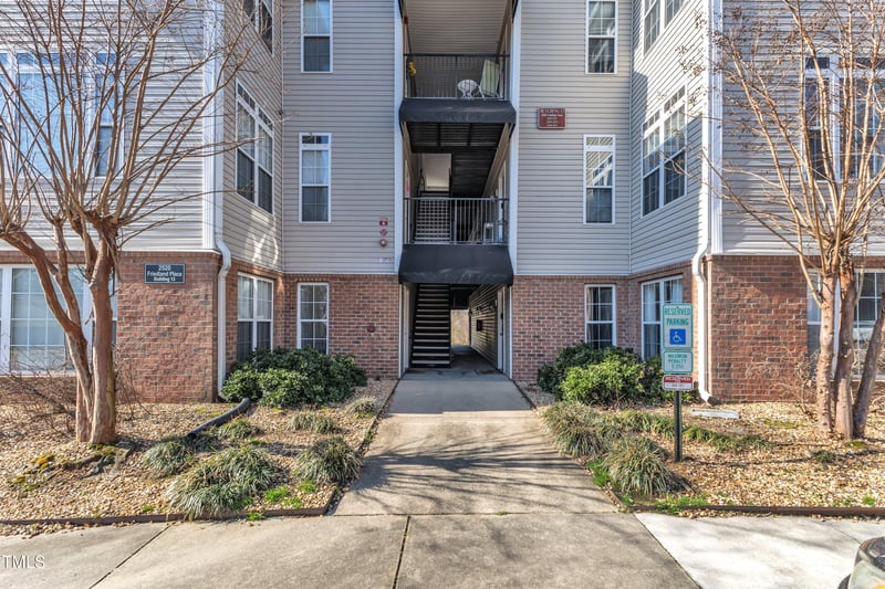 2520 Friedland Pl #102, Raleigh, NC 27617
