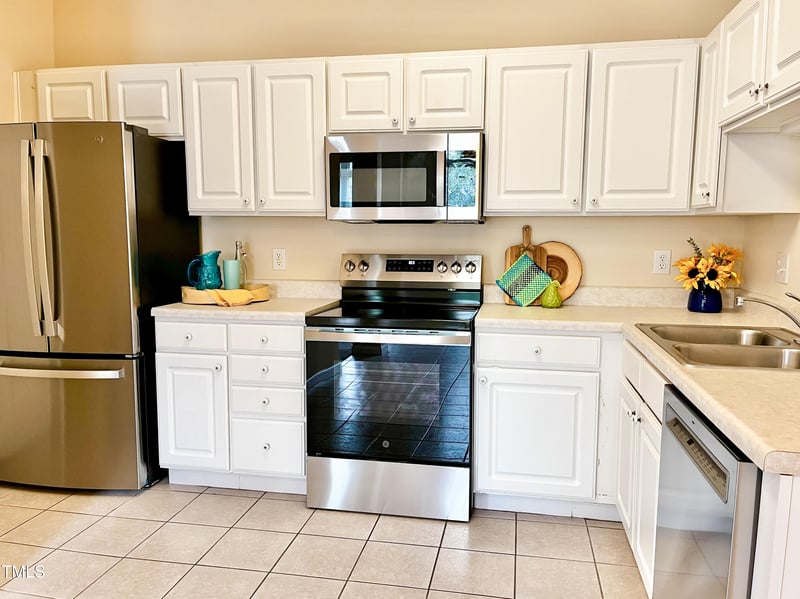 2520 Friedland Pl #200, Raleigh, NC 27617