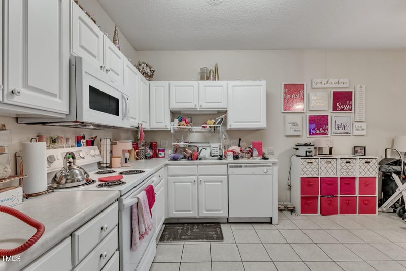 2520 Friedland Pl #200, Raleigh, NC 27617