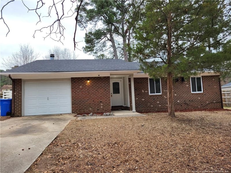 2520 Graham Rd, Fayetteville, NC 28304