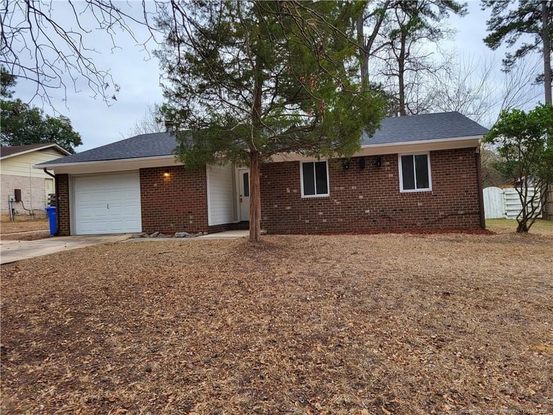 2520 Graham Rd, Fayetteville, NC 28304