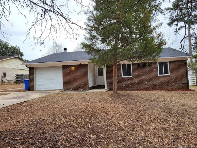 2520 Graham Rd, Fayetteville, NC 28304