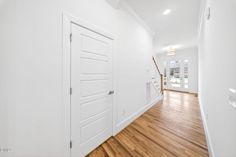 2520 Prince Dr, Raleigh, NC 27606