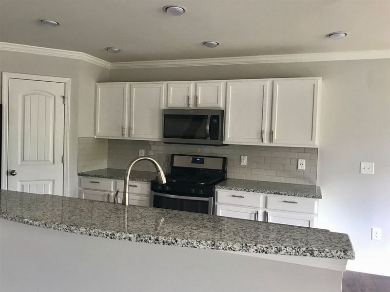 2521 Averon Dr, Fuquay Varina, NC 27526
