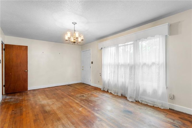 2521 Dare St, Burlington, NC 27217