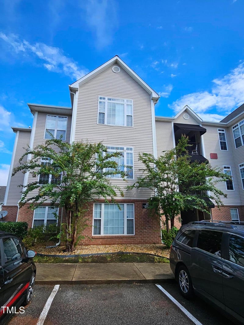 2521 Friedland Pl #200, Raleigh, NC 27617