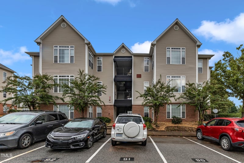 2521 Friedland Pl #201, Raleigh, NC 27617