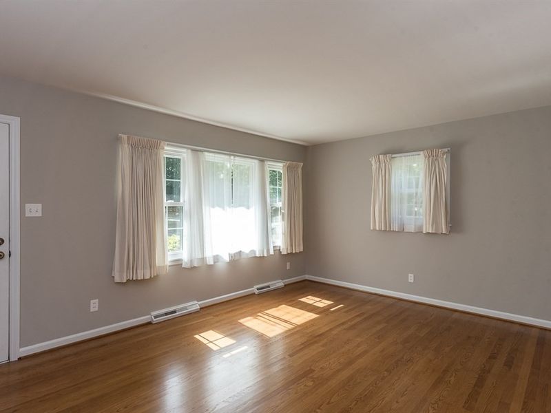 2521 Hickory Ave, Burlington, NC 27217