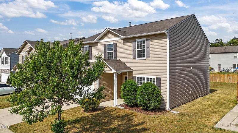 2522 Dalmahoy Ln, Fuquay Varina, NC 27526