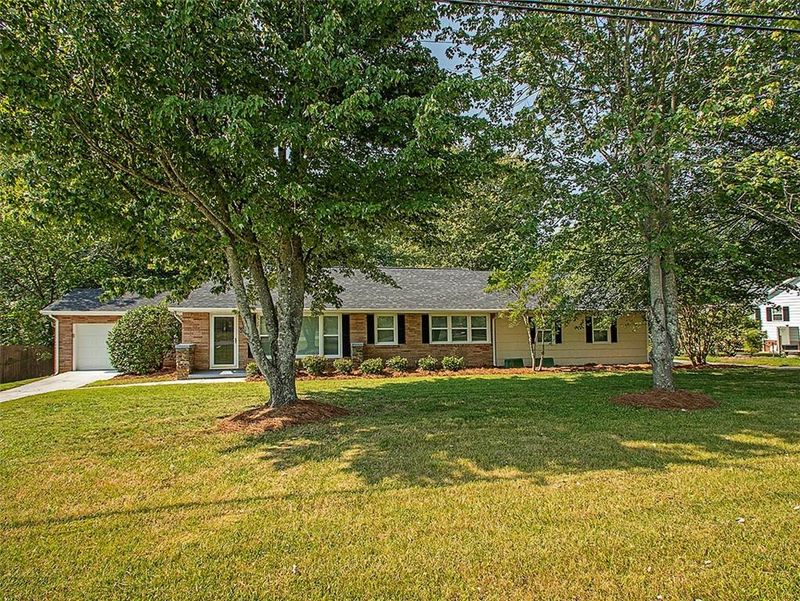2522 W Front St, Burlington, NC 27215