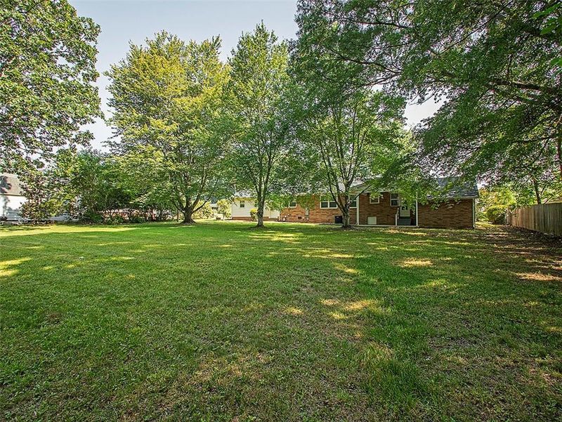 2522 W Front St, Burlington, NC 27215