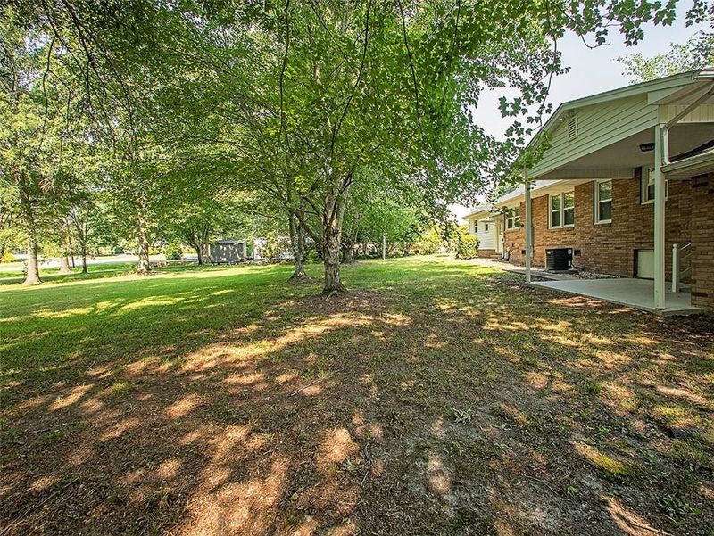 2522 W Front St, Burlington, NC 27215