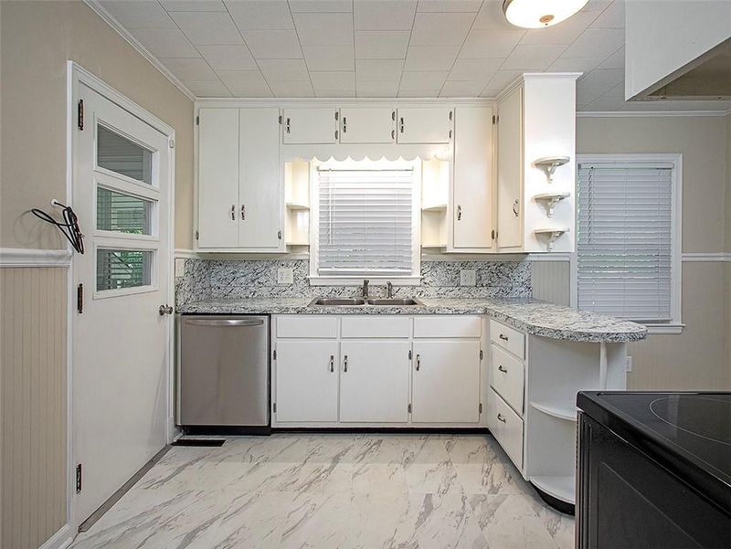 2522 W Front St, Burlington, NC 27215