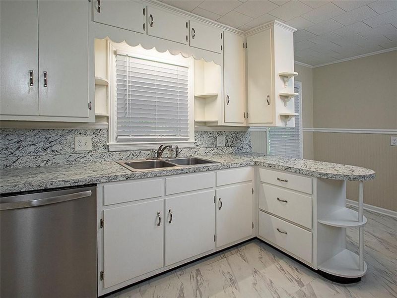2522 W Front St, Burlington, NC 27215