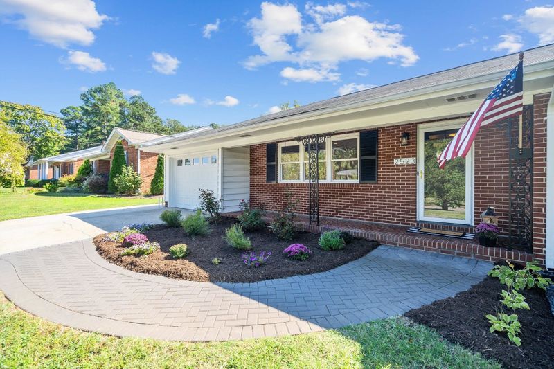 2523 W Woodrow St, Durham, NC 27705