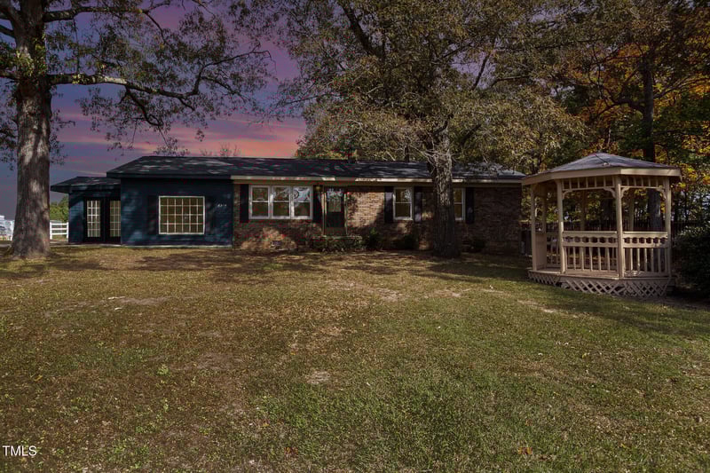 2524 Christian Light Rd, Fuquay Varina, NC 27526