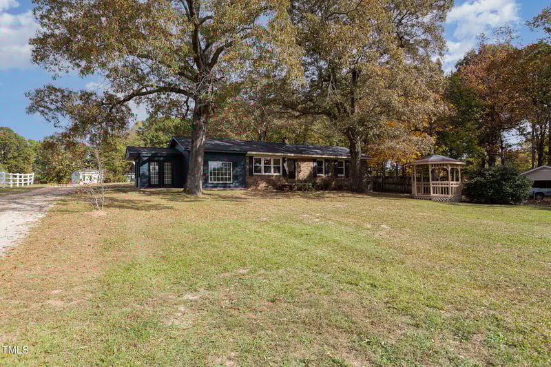 2524 Christian Light Rd, Fuquay Varina, NC 27526