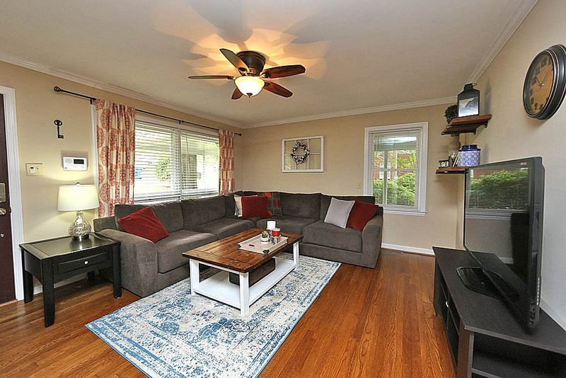 2524 Crestline Ave, Raleigh, NC 27603