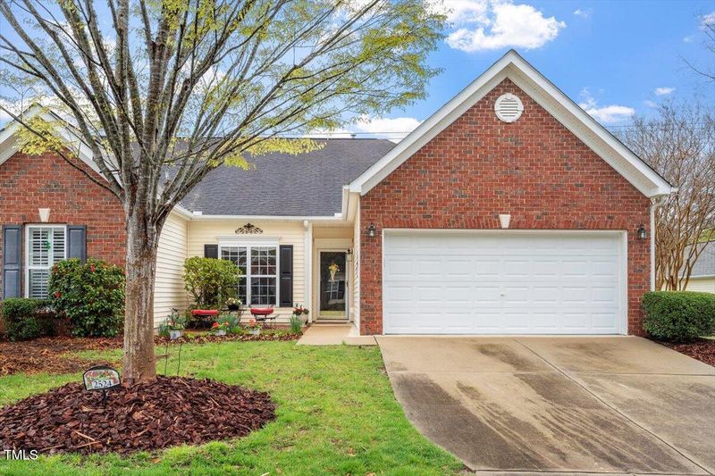 2524 Forest Shadows Ln, Raleigh, NC 27614