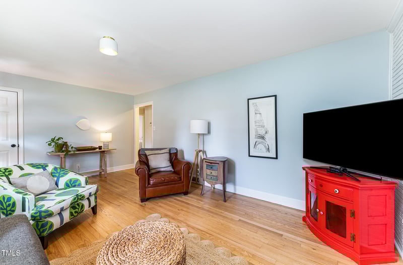 2524 Indian Trl, Durham, NC 27705