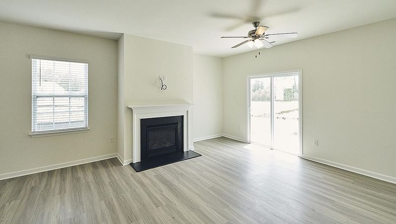 2524 Lily Dr, Haw River, NC 27258