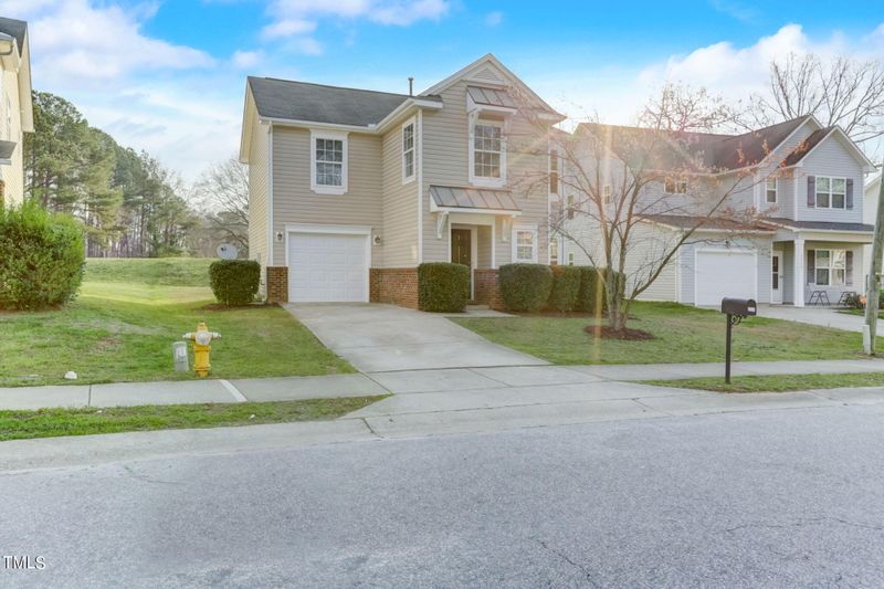 2524 Quarry Ridge Ln, Raleigh, NC 27610