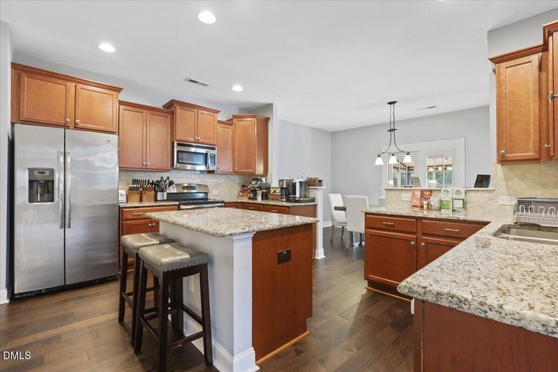 2524 Thorngrove Ct, Fayetteville, NC 28303