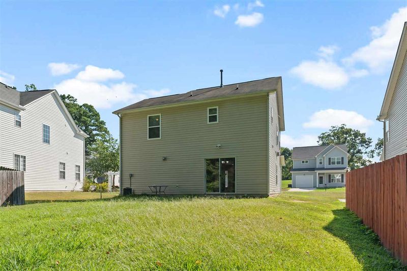 2525 Quarry Ridge Ln, Raleigh, NC 27610