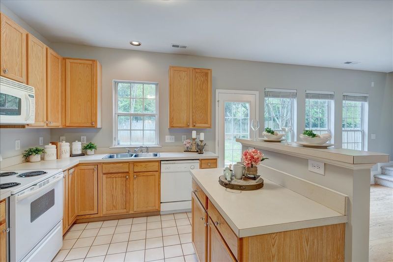 2525 Valley Haven Dr, Raleigh, NC 27603