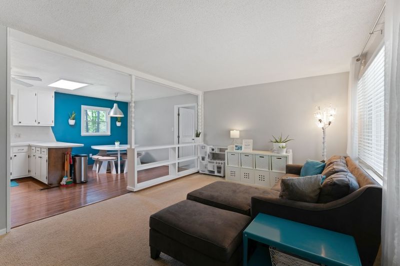 2526 Ardsley Dr, Durham, NC 27704
