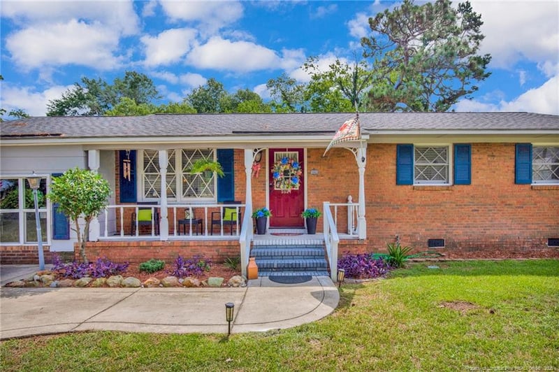 2527 Bel Aire St, Fayetteville, NC 28306