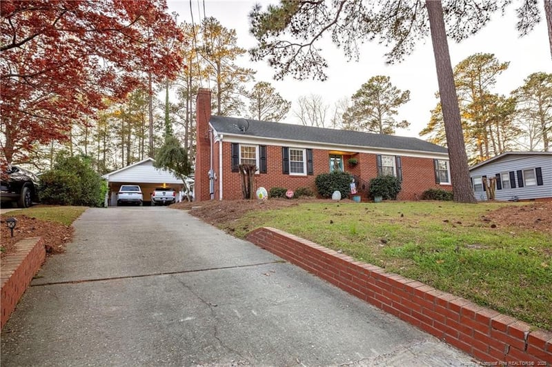 2527 Huntington Rd, Fayetteville, NC 28303