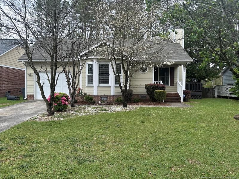 2527 Painters Mill Dr, Fayetteville, NC 28304