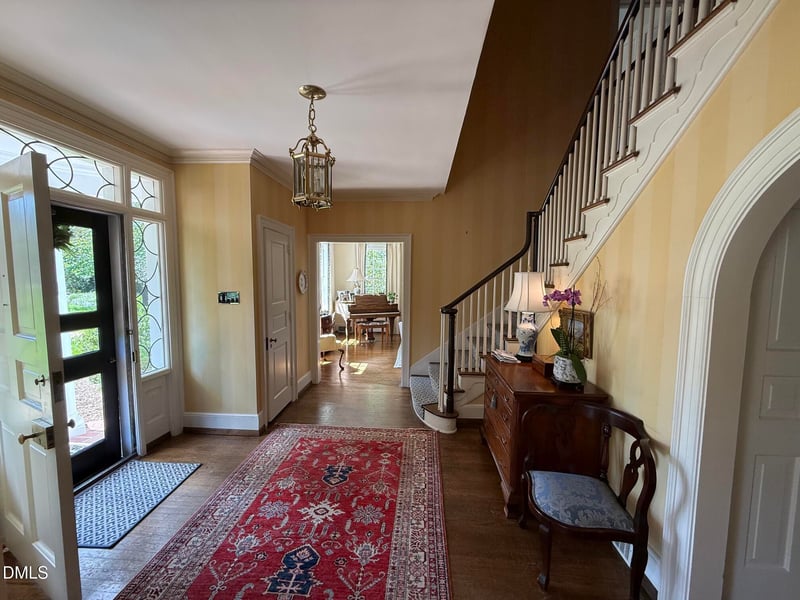 2527 White Oak Rd, Raleigh, NC 27609