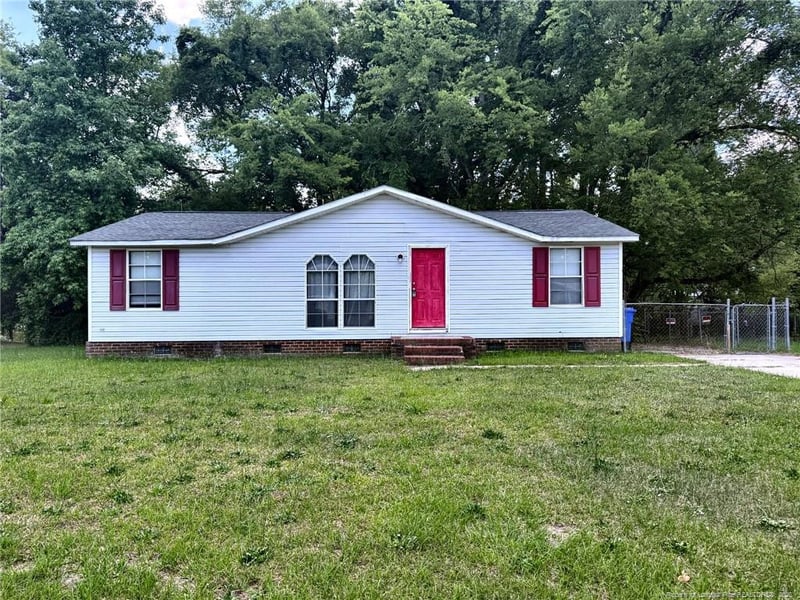 2528 Carriage Rd, Fayetteville, NC 28312