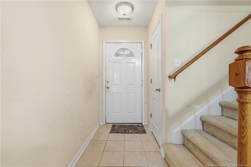 2528 Crumpler Dr, Hope Mills, NC 28348
