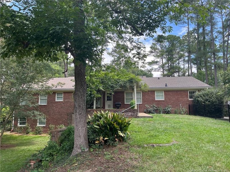 2529 S Edgewater Dr, Fayetteville, NC 28303