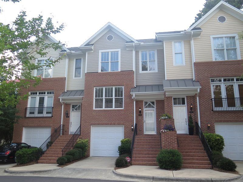 253 Ashton Hall Ln, Raleigh, NC 27609