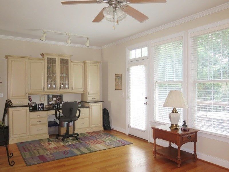 253 Ashton Hall Ln, Raleigh, NC 27609