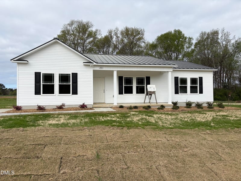 253 Jacobs Ridge Dr, Four Oaks, NC 27524