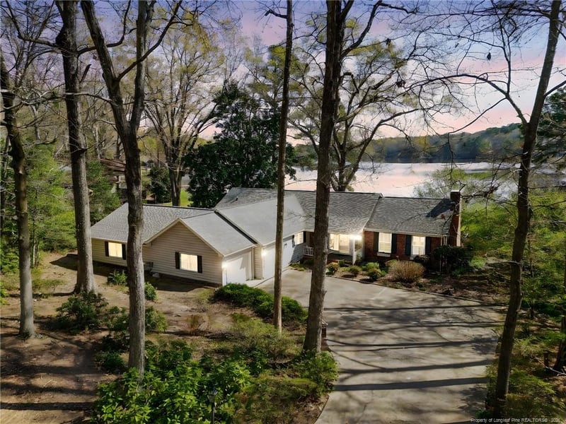 253 Lakeview Dr, Sanford, NC 27332