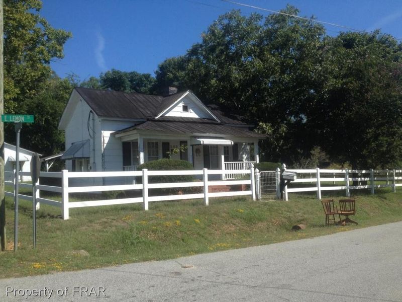 253 E Lemon St, Coats, NC 27521