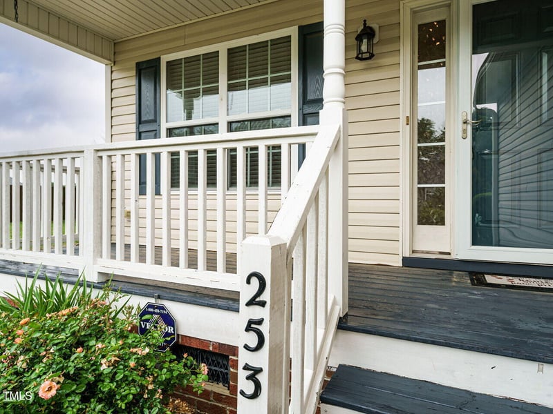 253 Middle Landing Dr, Smithfield, NC 27577