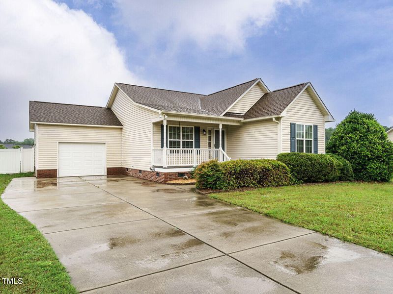 253 Middle Landing Dr, Smithfield, NC 27577
