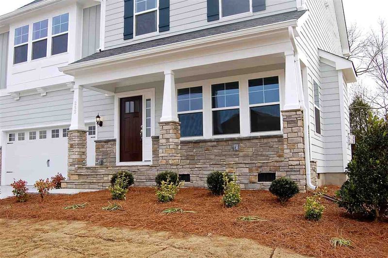 253 Pointe Park Cir, Holly Springs, NC 27540