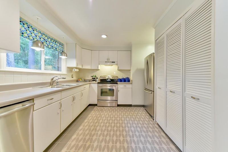 253 Severin St, Chapel Hill, NC 27516