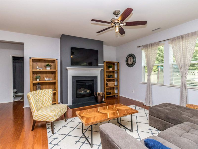 253 Seymour Pl, Cary, NC 27519