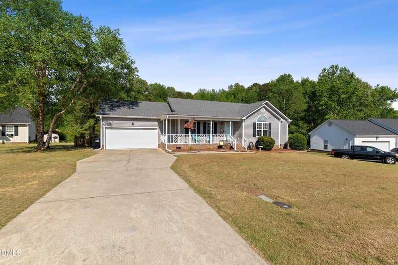 253 Skylar Ln, Four Oaks, NC 27524