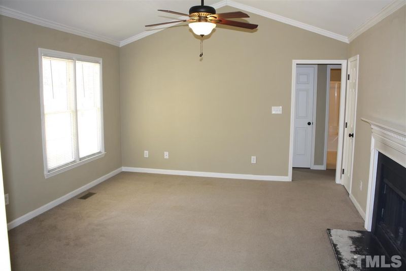 253 Wyndfall Ln, Clayton, NC 27527